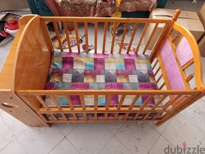 سرير اطفال استعمال خفيف