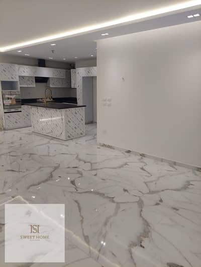 Apartment for sale in Azad Compound, Fifth Settlement, in a prime location next to AUC.