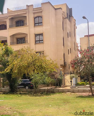 عمارة للبيع – فرصة استثمارية مميزة بمدينة العبور  للبيع عمارة كاملة بمدينة العبور – الحي الثاني بالقرب من الكنيسة، في موقع حيوي وقريب من جميع الخدمات.  تفاصيل العقار:  - المساحة: 260 متر - المبنى: بدروم + 4 أدوار - كل دور عبارة عن شقة - تشطيب سوبر لوكس