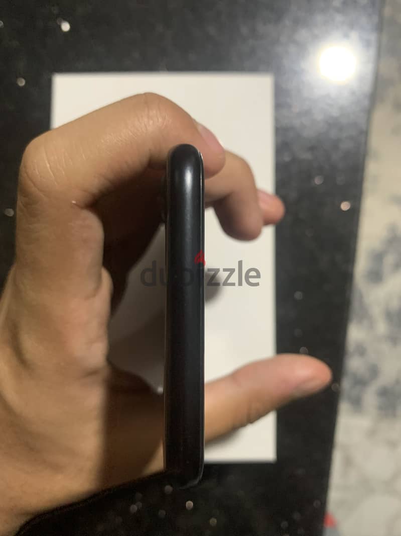 iPhone SE (2020) 2
