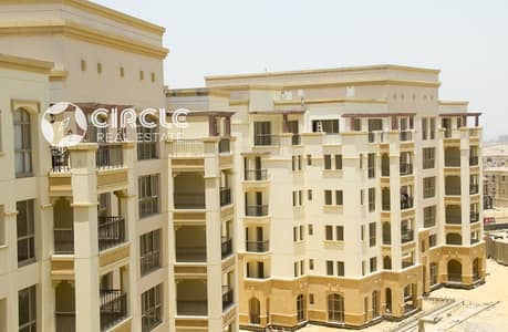 شقة ١١٤م نصف مفروشة بالمطبخ والتكييفات للبيع في كمبوند أب تاون كايرو Uptown Cairo المقطم بالقرب من القاهرة الجديدة New Cairo