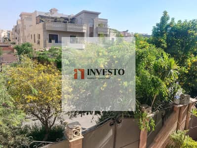 180 sqm apartment for sale in Obour 5th District, 1st floor in a villa, north-facing, Super Lux finish, 3-piece reception, master bedroom, 2 balconies, water & electricity meters.