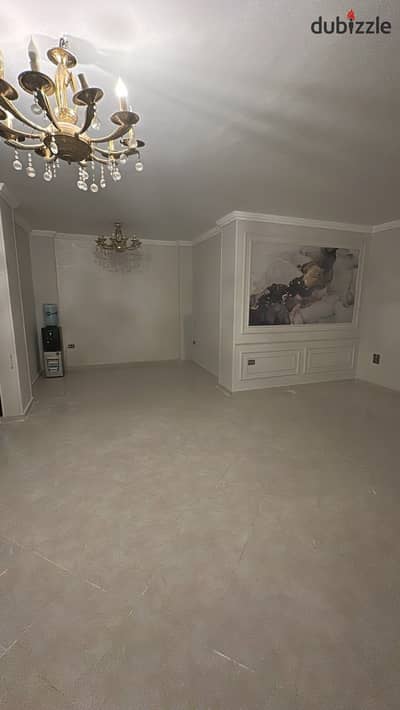 Apartment for rent in the Fifth Settlement, Third Neighborhood, 200m, Super Lux, 5 minutes from the American University