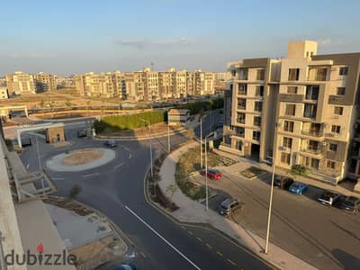 Apartment for sale directly from the owner, 150  m, in a prime location within the compound, at a very special price, negotiable, in Janna October.