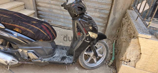 للبيع سكوتر Benelli Caffenero بحالة جيدة