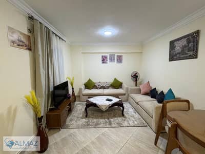 شقه مفروشه 115 متر للايجار في  كمبوند دار مصر القرنفل في التجمع الاول مباشرة أمام السوق الشرقي وبوابة 24 لمدينة الرحاب.
