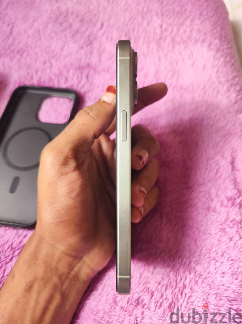 Apple - iPhone 15 Pro Max 2