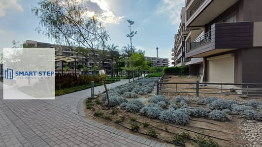فرصه للبيع شقه جاهزه للسكن ومتشطبه بالكامل New Cairo / 5th Settlement / Fifth Square Compound