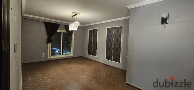 For sale in Zahra Al-Maadi, Section 13, Floor 3, 165m North