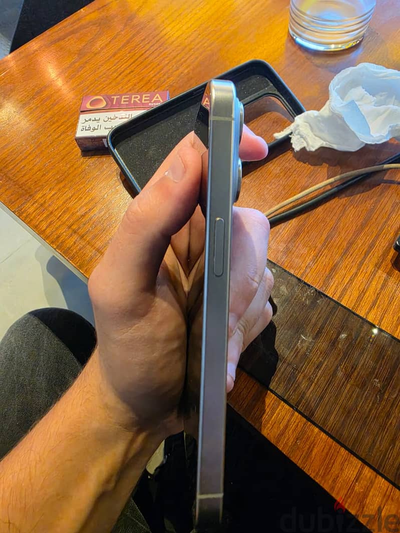 Iphone 15 pro 256GB  بدون كرتونه 5