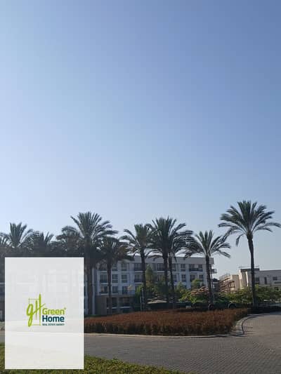 شقة بموقع مميز على جولف فيو متشطبة بالتكييفات  للبيع في اب تاون كايرو إعمار مصر Uptown Cairo Emaar