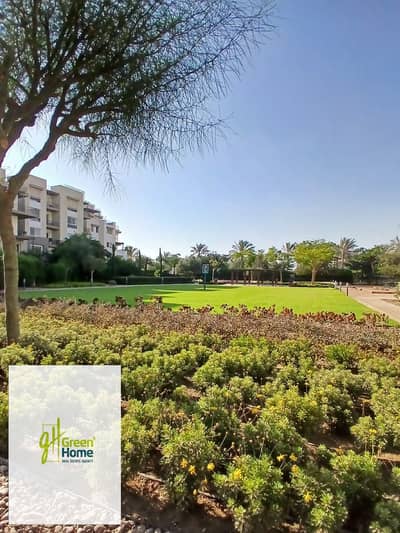 شقة متشطبه بالمطبخ والتكييفات للإيجار في أب تاون كايرو إعمار على لاند سكيب فيو Uptown Cairo Emaar