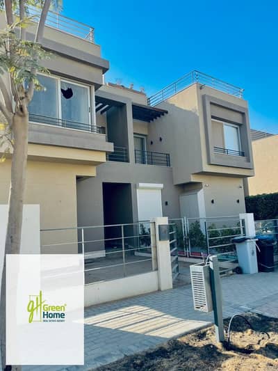 للاستلام الفوري توين هاوس كبير 300م للبيع بافضل لوكيشن و فيو في بالم هيلز القاهرة الجديدة Palm Hills New Cairo