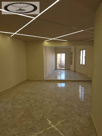 Apartment for rent (residential or administrative) in the Fifth Settlement, 5th District—near Akhenaton School and Al-Hamd Mosque. Super-lux finish.