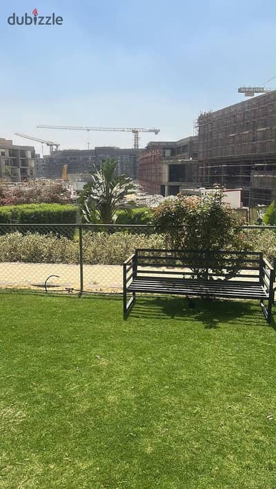 شقة بحديقتين للإيجار في Al Marasem | Fully Furnished