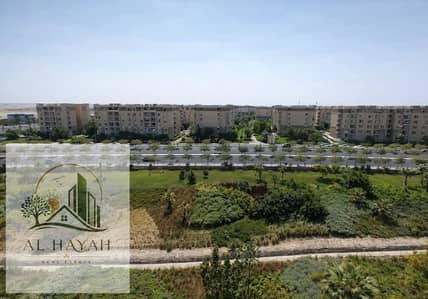 شقة 165 متر للبيع كاش في أرقي مراحل مدينتي b12 بإطلالة رائعة وفي مفتوح علي مجري السيل وقريبة من الخدمات والكرافت زون