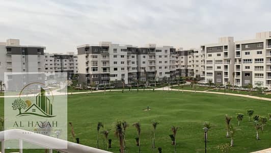 200 meter apartment for rent under regulation in the most prestigious phases of Madinaty b10, direct view, wide garden, not obstructed in front of the services and mosque