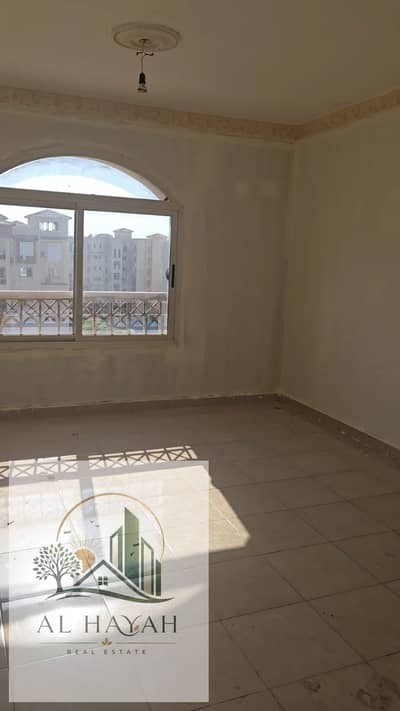 175 square meters for rent under law in Madinaty b2 and an untouched street completely in front of the banks complex and the school 175 square meters for rent under law in Madinaty b2 and an untouched street completely in front of the banks complex and the school