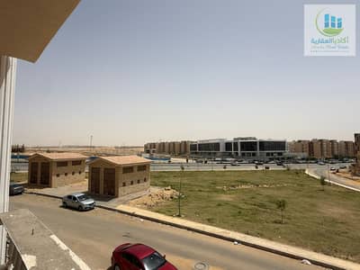 Apartment of 245 sqm for sale in New Andalusia with a view of the garden and directly in front of Waterway