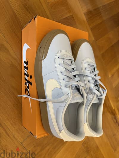 Nike Court Shot