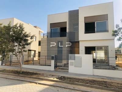 استلم فوري فيلا تاون هاوس كورنر ريسيل في بالم هيلز التجمع الخامس Palm Hills New Cairo