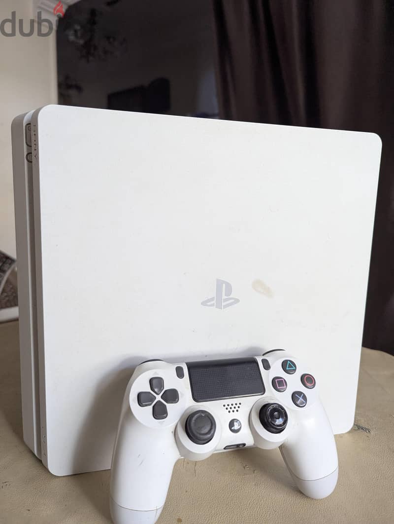 PS4 slim 1