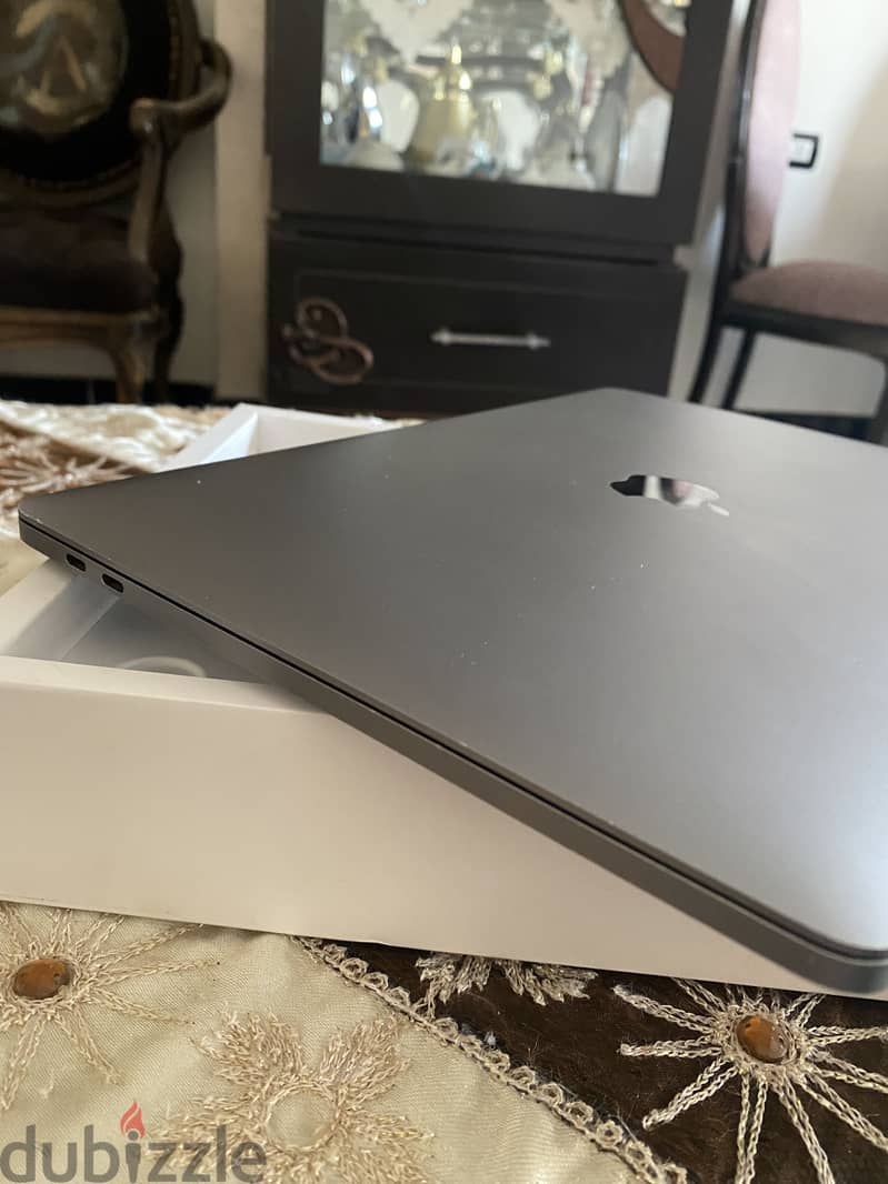 MacBook pro 2020 , 13 inch 3