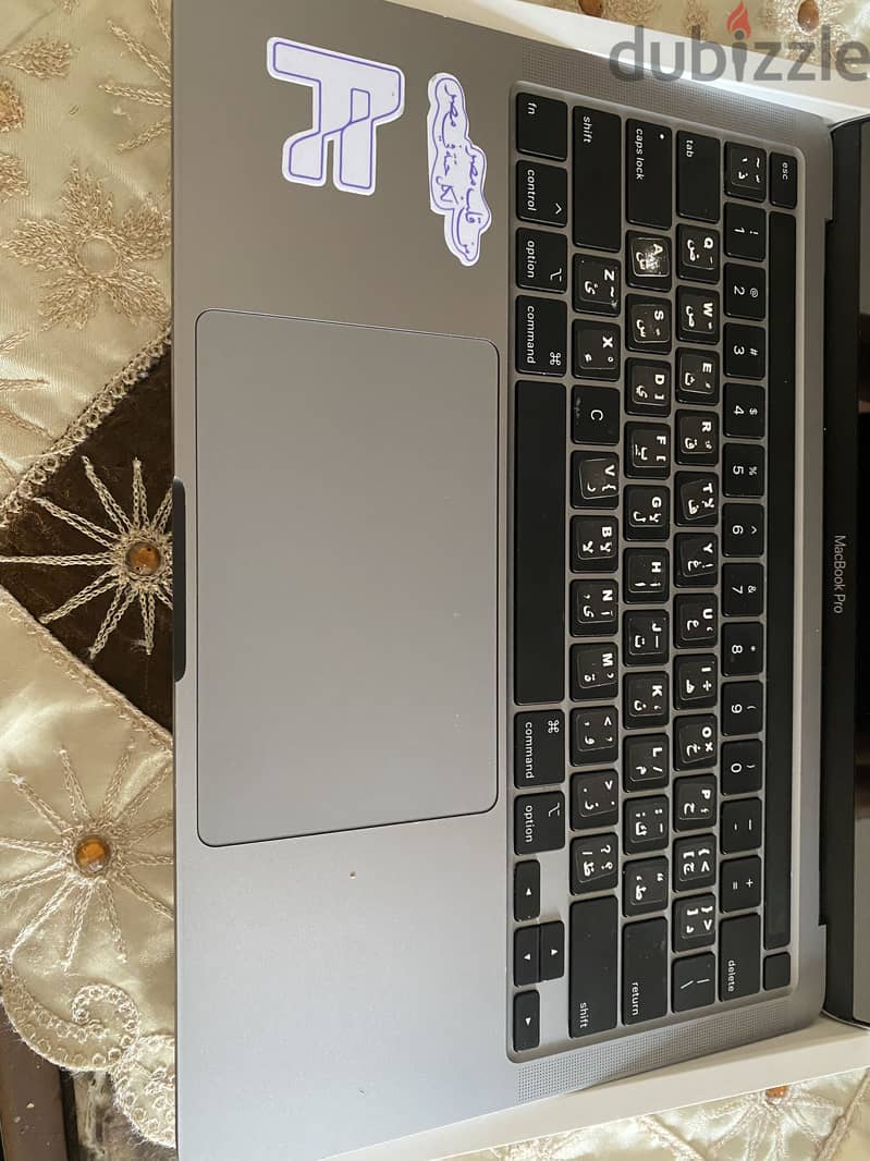 MacBook pro 2020 , 13 inch 7