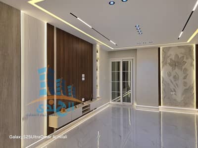 شقه للبيع بحدائق الاهرام.   أول شارع من البوابة التالتة. . اسكن فوراً في أرقى تشطيب بحدائق الأهرام (منطقة س) المساحة: 175 متر واجهه