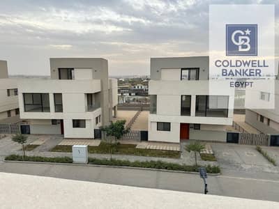 A rare opportunity! A fully finished, detached corner villa of 475 sq m is for sale, complete with air conditioning. Immediate occupancy. Located in A