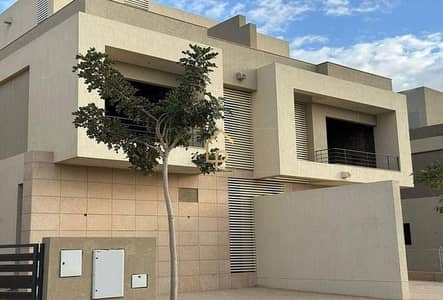 فيلا توين هاوس 240م  للبيع في ذا كروان بالم هيلز أكتوبر