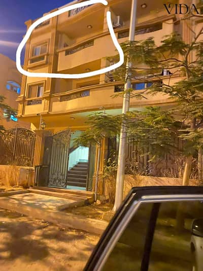 شقة بالحي السابع الشيخ زايد ثلاث غرف استلام فوري