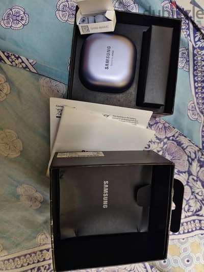 Samsung earbuds