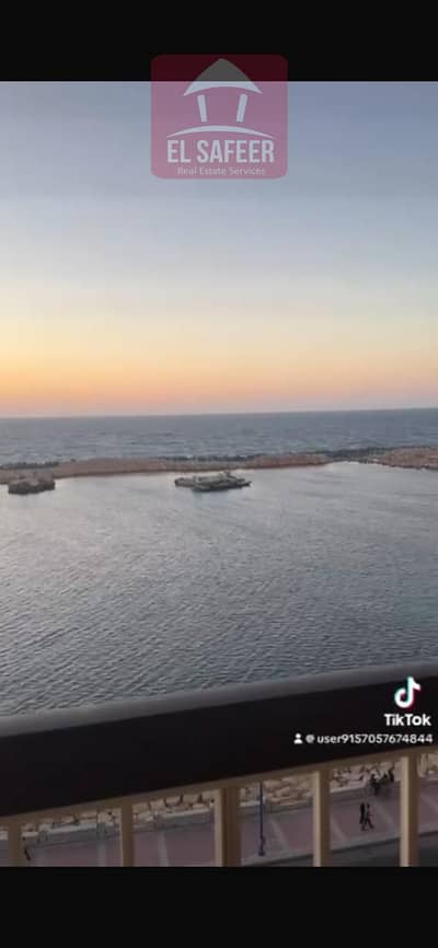Luxury furnished apartment for daily rent in Al-Saraya with direct sea view