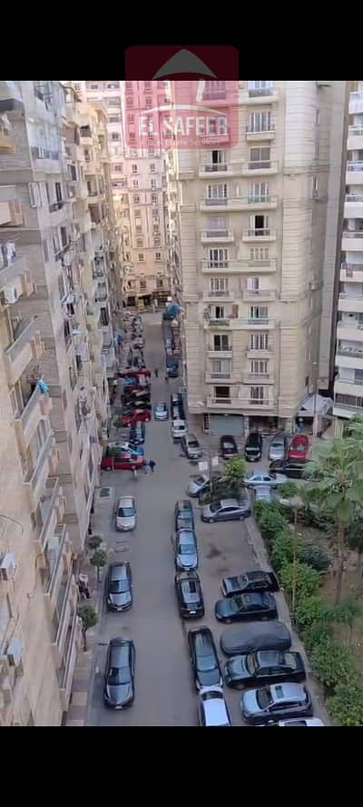 شقه مفروشه للايجار السنوي ب سموحه بالقرب من ميدان سويدان