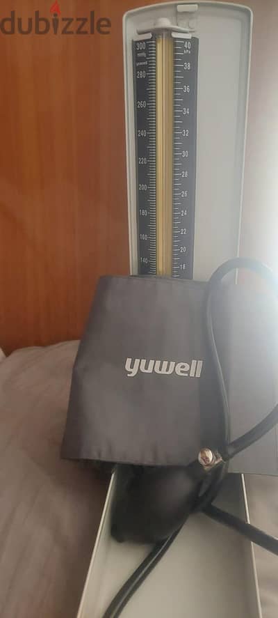 للبيع جهاز ضغط زئبقي Yuwell أصلي بحالة جديدة