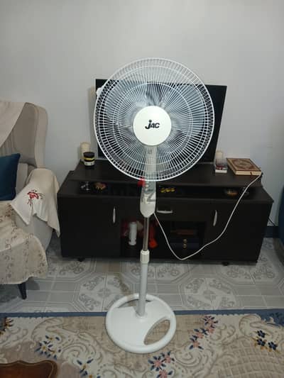 مروحة جاك ١٦ بوصة بحالة جيدة جدا