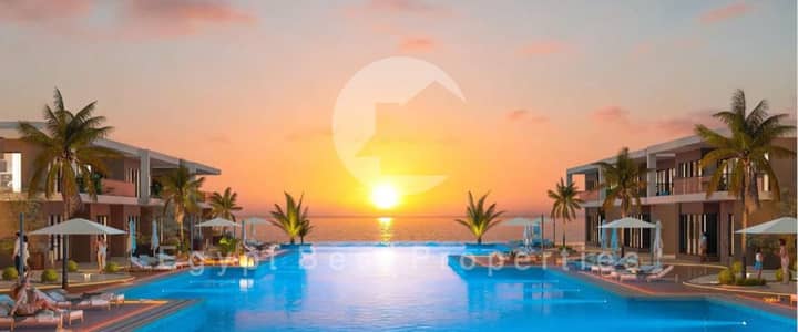 وحدة فندقية استلام سنة باطلالة على البحر واللاجون للبيع بمقدم 5% فى راس الحكمة