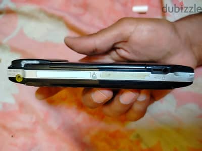 Psp 3004ماشاء الله حالة زيرو كارت 8 عليه اللعاب كتير معاه شاحن