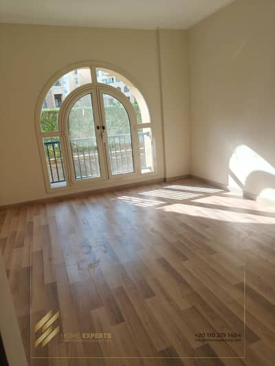 Apartment with garden for rent in 90 Avenue