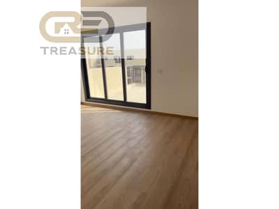 شقة بالمطبخ والتكييفات مع رووف للبيع في فيفث سكوير -Fifth Square