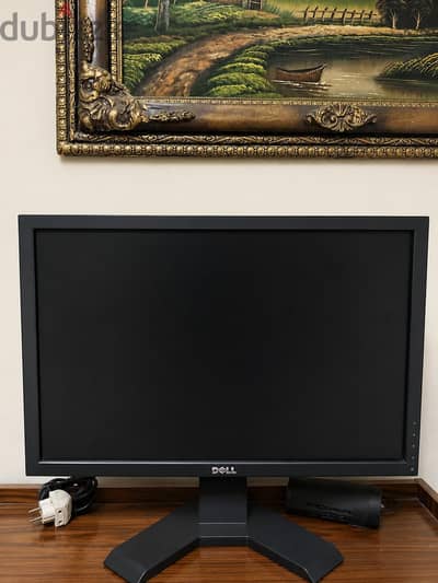 شاشا Dell 21 بوصه تنفع كمبيوتر وتلفزيون