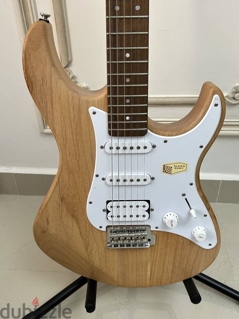 Yamaha pacifica 112j electric guitar 2