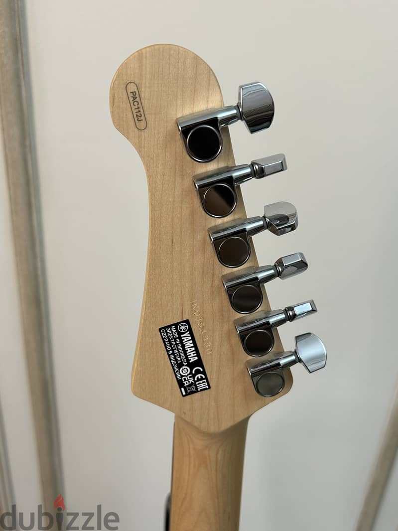 Yamaha pacifica 112j electric guitar 4