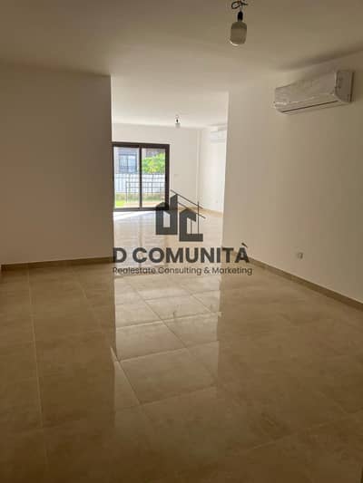 شقة سكنية للإيجار في كمبوند المراسم (Fifth Square) بالتجمع الخامس – أول سكن مع جاردن خاصة وتجهيزات متكاملة بالمطبخ والتكييفات