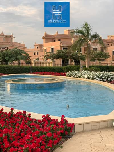 Standalone villa, ready to move, prime location, direct on Suez Road, for sale in Cleopatra Palace, Shorouk.