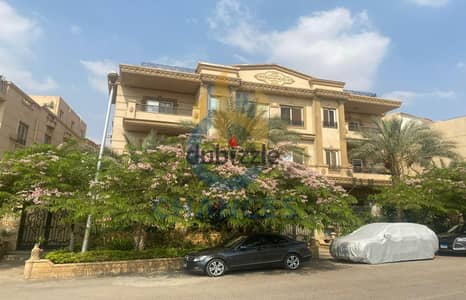 Full Ground Floor for Sale in South Academy G, New Cairo – Private Entrance with a Distinctive Garden View