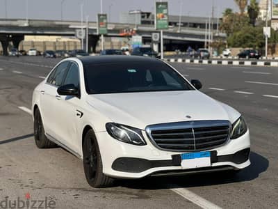 مرسيدس بنز إي 180  قابل البدل بسياره اخره اصغر