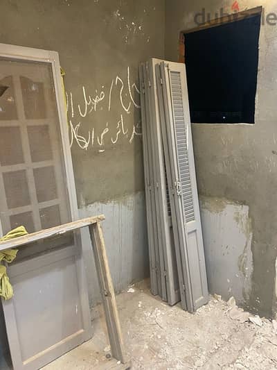 ٣ ابواب بلكونه زجاج وشيش وسلك بالحلق
