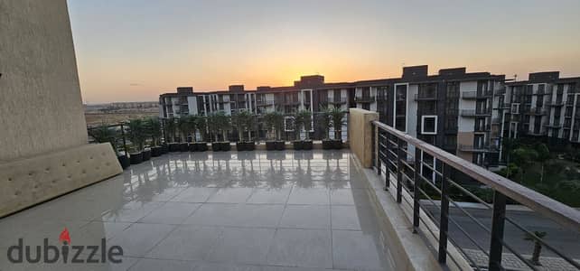 Duplex for Sale | Madinaty – B8  Prime location in one of Madinaty's best phases, B8, close to all services.   Garden & main street view  Excellent